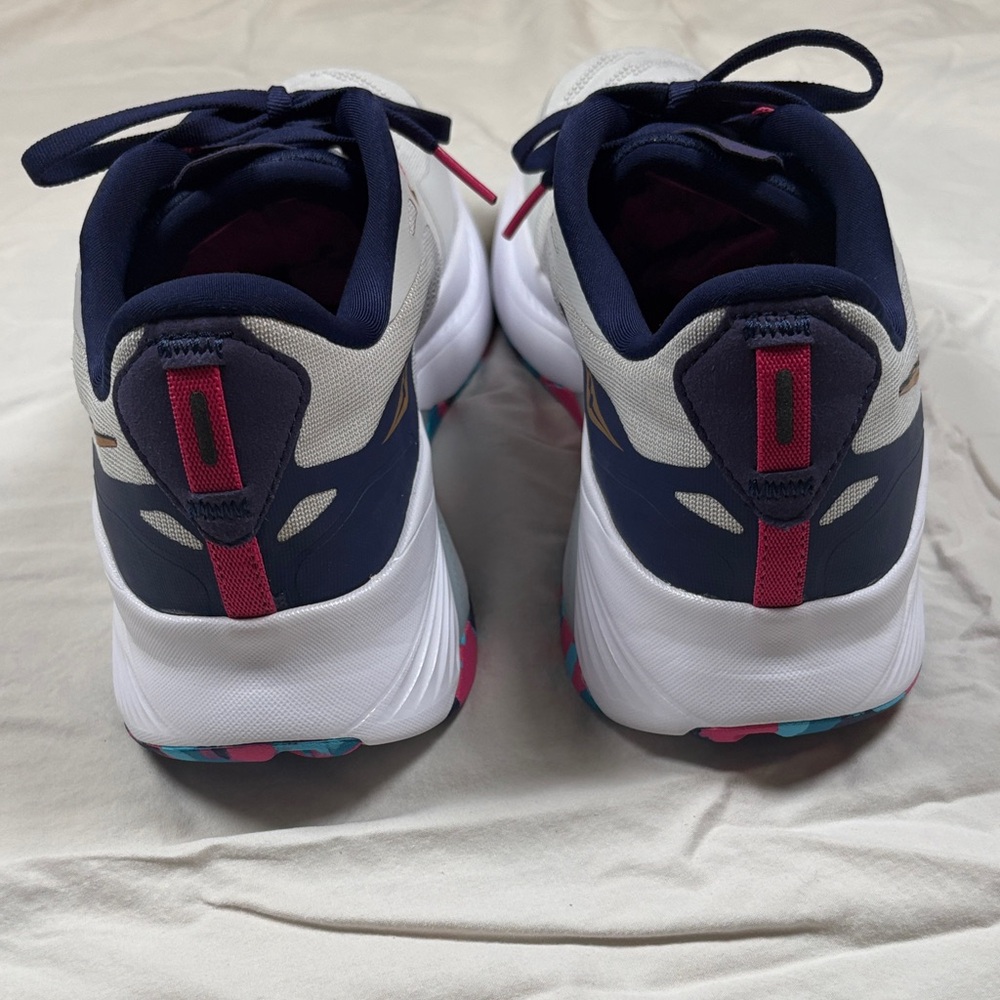 Saucony Women's Sneakers - White, Pink, and Gold - Picture 8 of 8